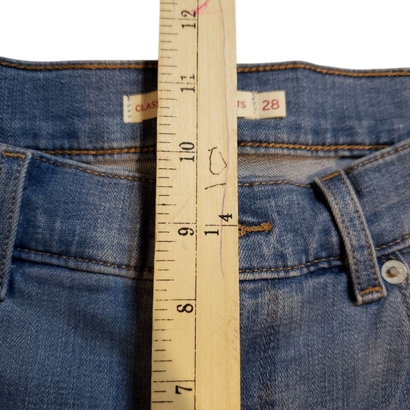 Levis Stretch Bermuda Shorts Size 28 - Picture 7 of 8